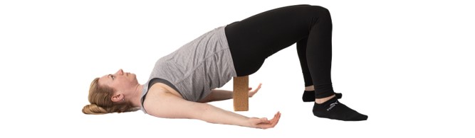 Die gestützte Schulterbrücke: Eine wohltuende Yoga-Asana für Entspannung und Dehnung